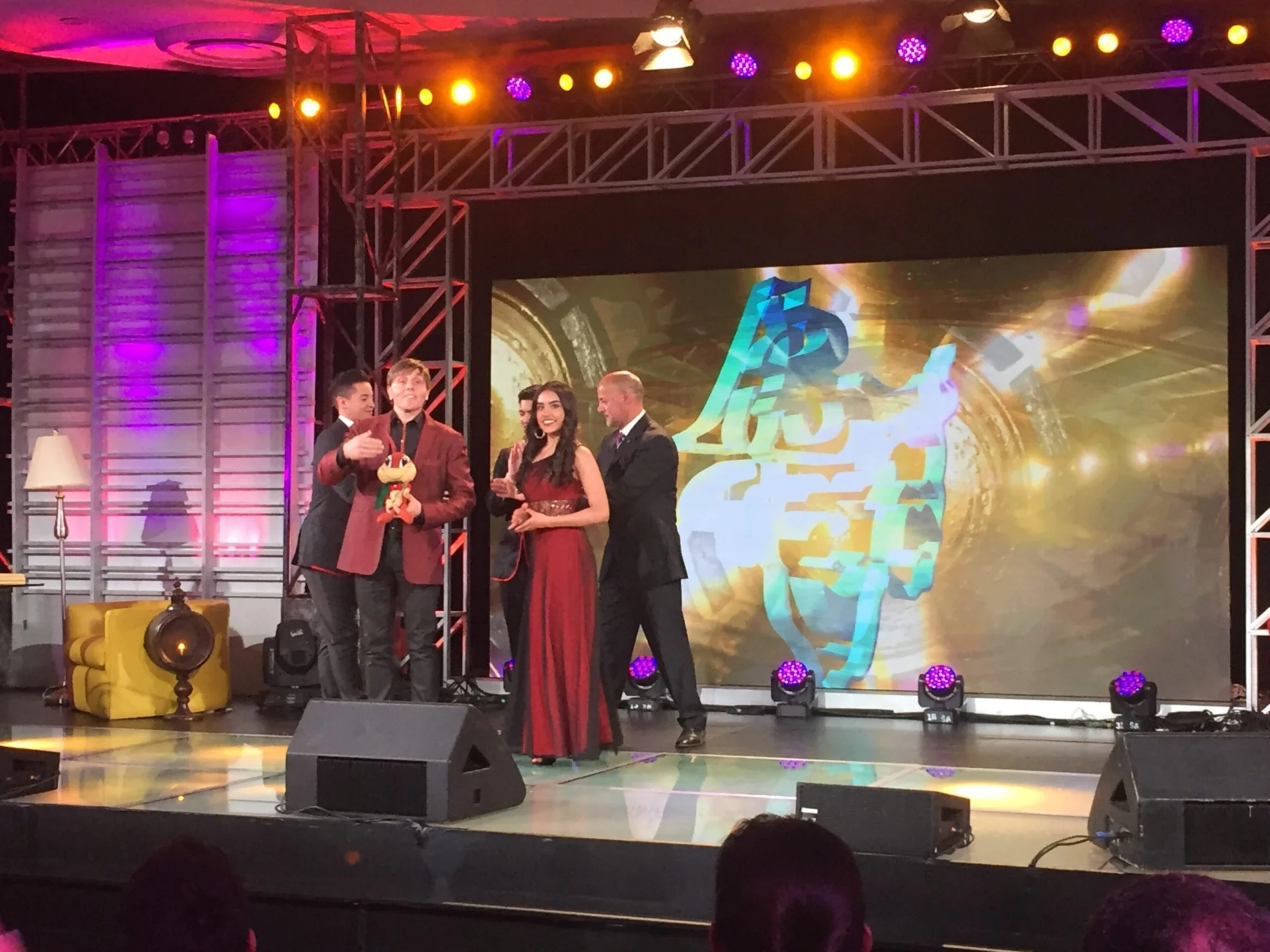 Que Dejen Toditos 1 QUE DEJEN TODITOS LOS SUEÑOS ABIERTOS PREMIOS BRAVO